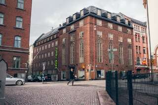 Отель Hotel Anna Хельсинки-0
